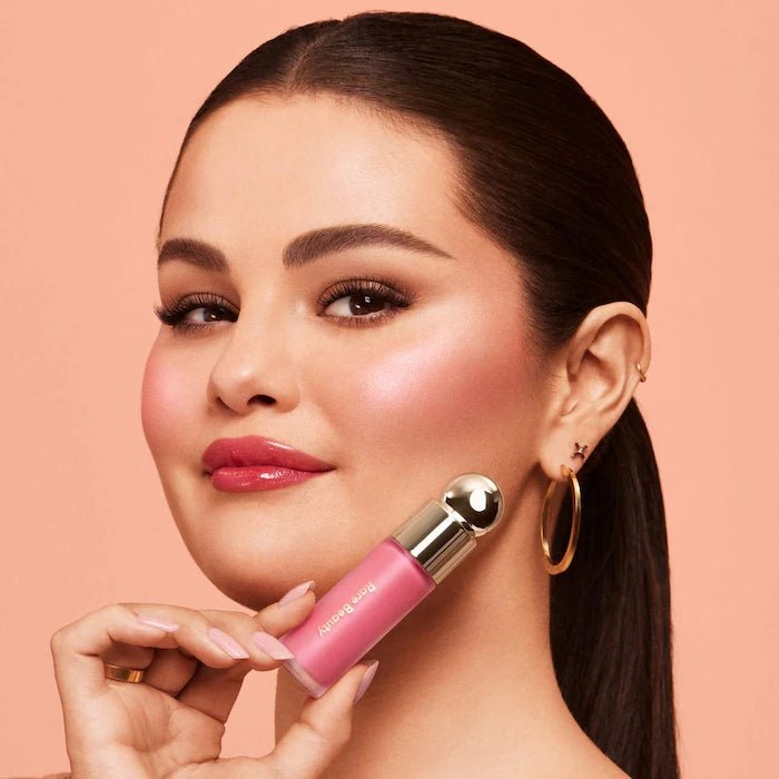 Imagen de Soft Pinch Liquid Blush original de Rare Beauty, maquillaje tipo Blush Líquido, disponible en The Good Girl El Salvador